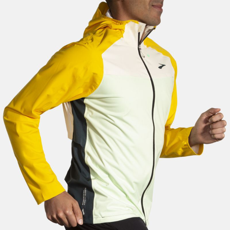 Picture of BROOKS High Point Waterproof Jacket Ανδρικό Μπουφάν Τρεξίματος 320 Glacier Green/Ecru/Lemon